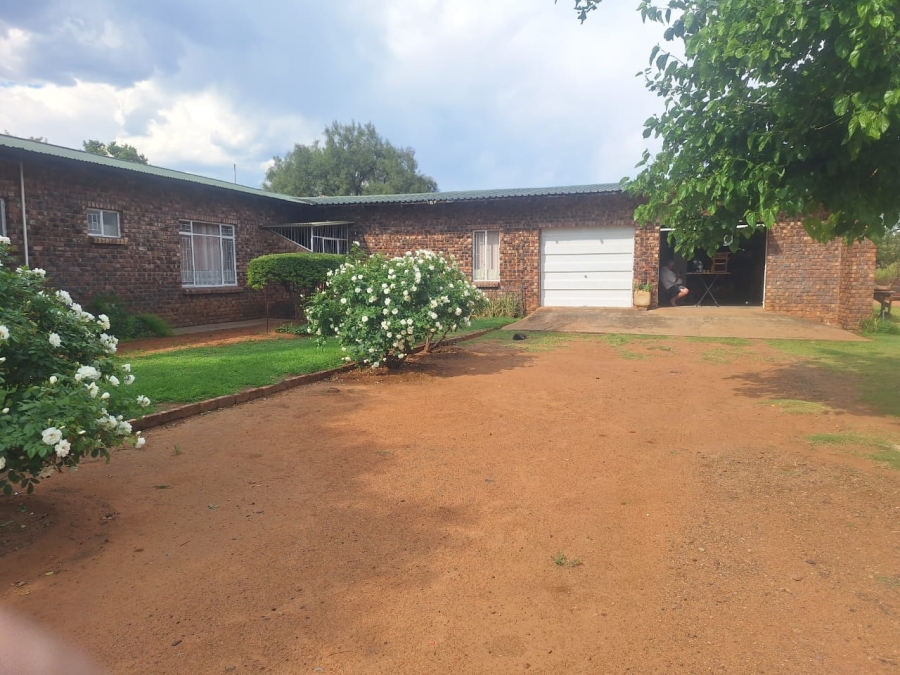 4 Bedroom Property for Sale in Christiana North West